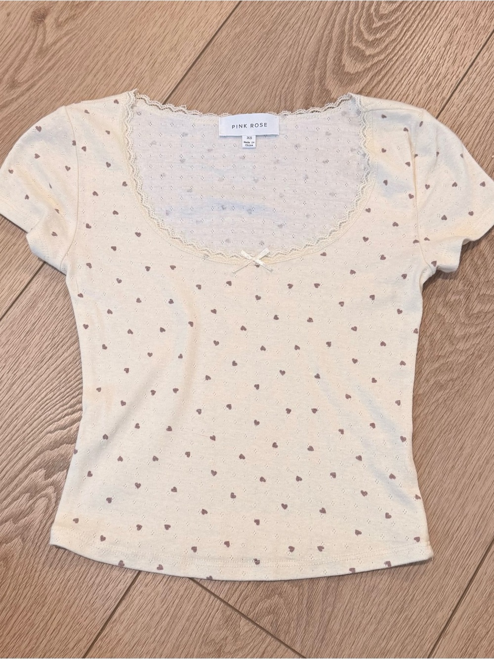 Pink Rose Cream Short Sleeve Scoop Neck Tee with Pink Heart Print